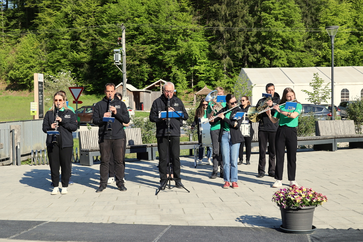 l_737325Godba Tuhinjske doline 1